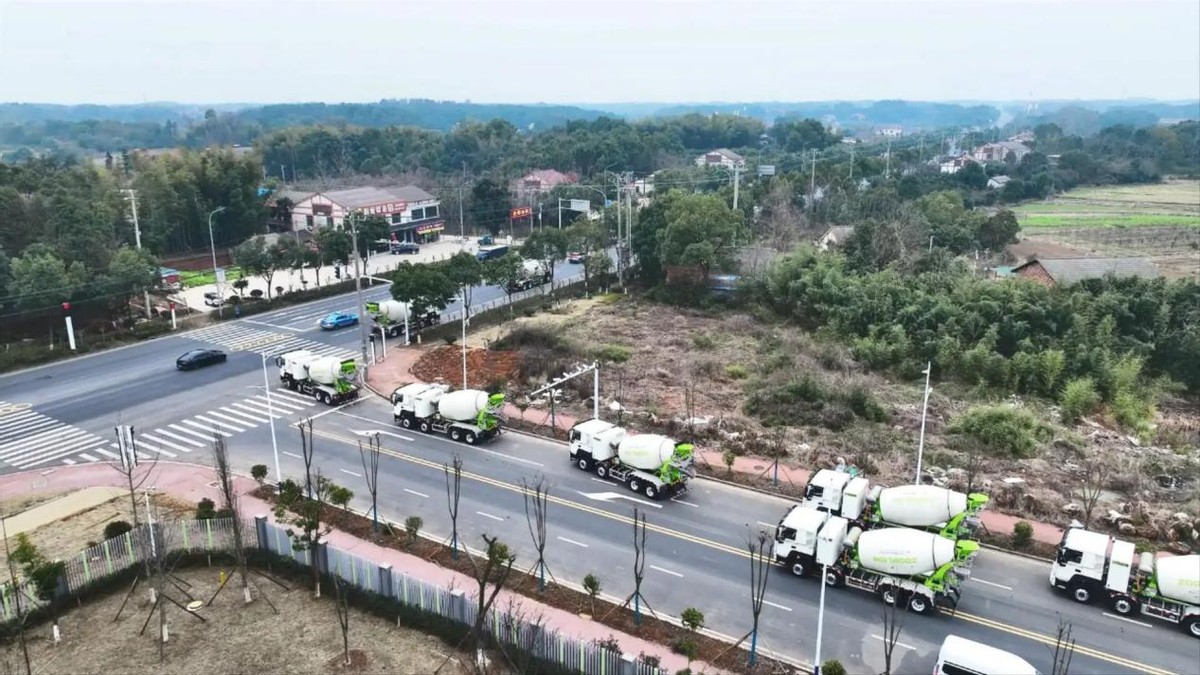 2023年中国混凝土搅拌车行业销售数据_新能源搅拌车市场增长原因分析_搅拌车图片