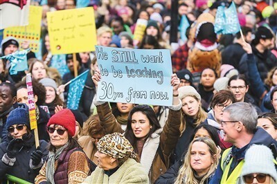 英国脱欧政治后果_英国脱欧新闻报道500字_英国脱欧经济影响