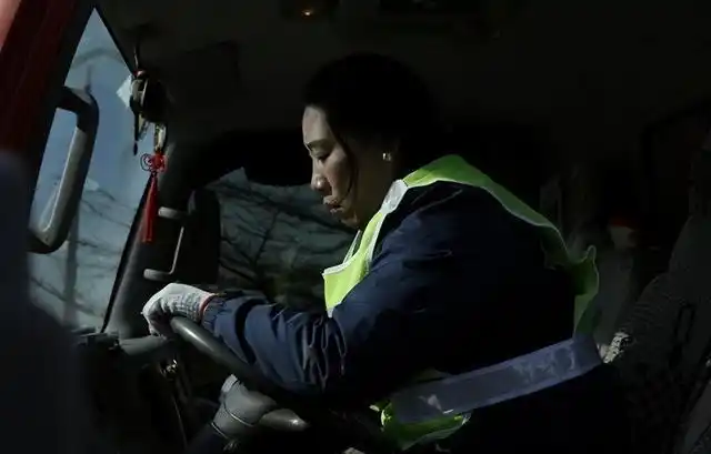 跟长途货车司机的小姐_女司机薪资低_长途货车司机不带老婆的原因