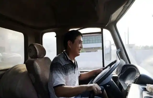 跟长途货车司机的小姐_女司机薪资低_长途货车司机不带老婆的原因
