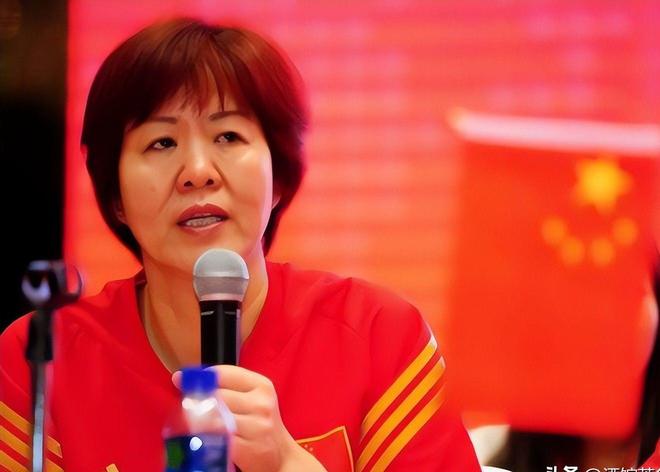 女排梁艳女儿_中国女排五连冠梁艳 退役后生活 低调幸福