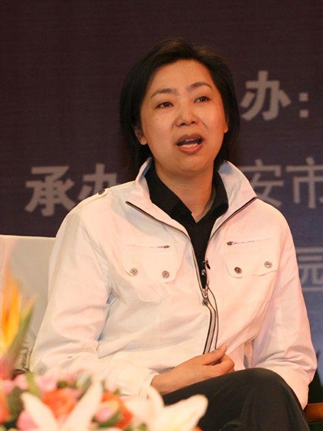 女排梁艳女儿_中国女排五连冠梁艳 退役后生活 低调幸福