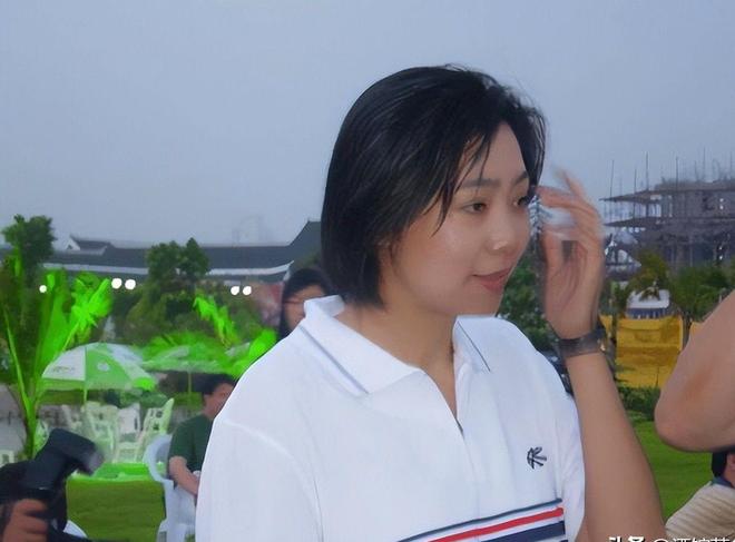 中国女排五连冠梁艳 退役后生活 低调幸福_女排梁艳女儿