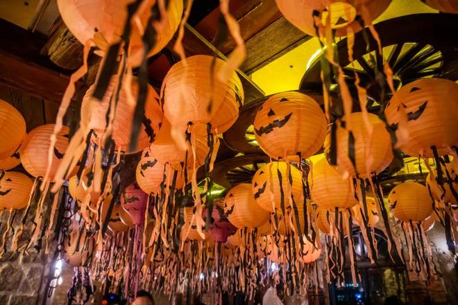 愚园路万圣节主题店推荐_上海万圣节City Walk打卡攻略_上海鬼屋