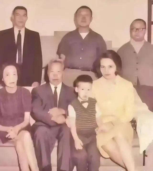 俞扬蒋孝章_蒋孝章 蒋经国 女儿奴