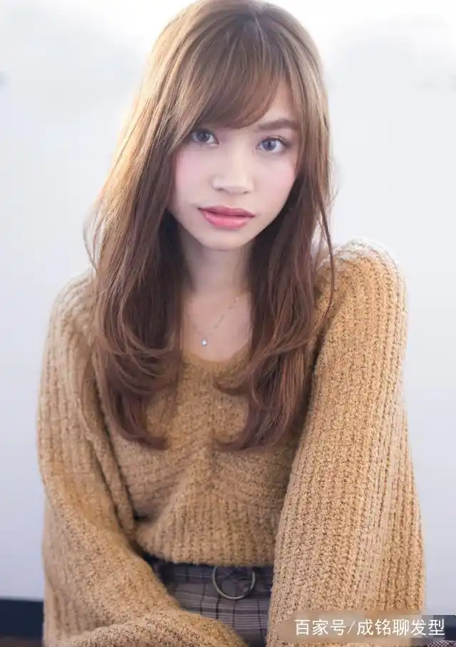 脸型又大又长的女生适合留什么刘海的发型？