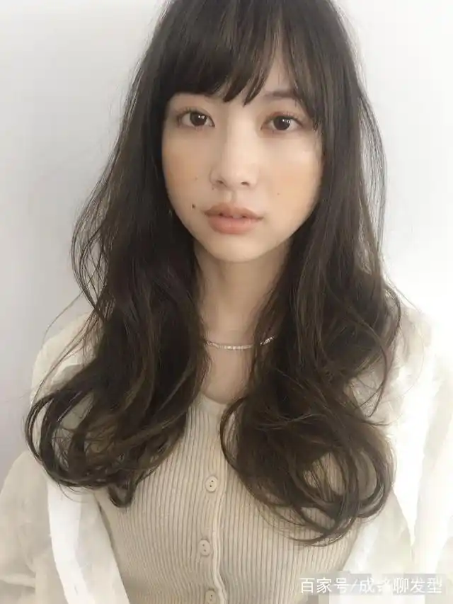 薄刘海适合什么脸型_大长脸齐斜刘海_轻薄透气刘海修饰脸型