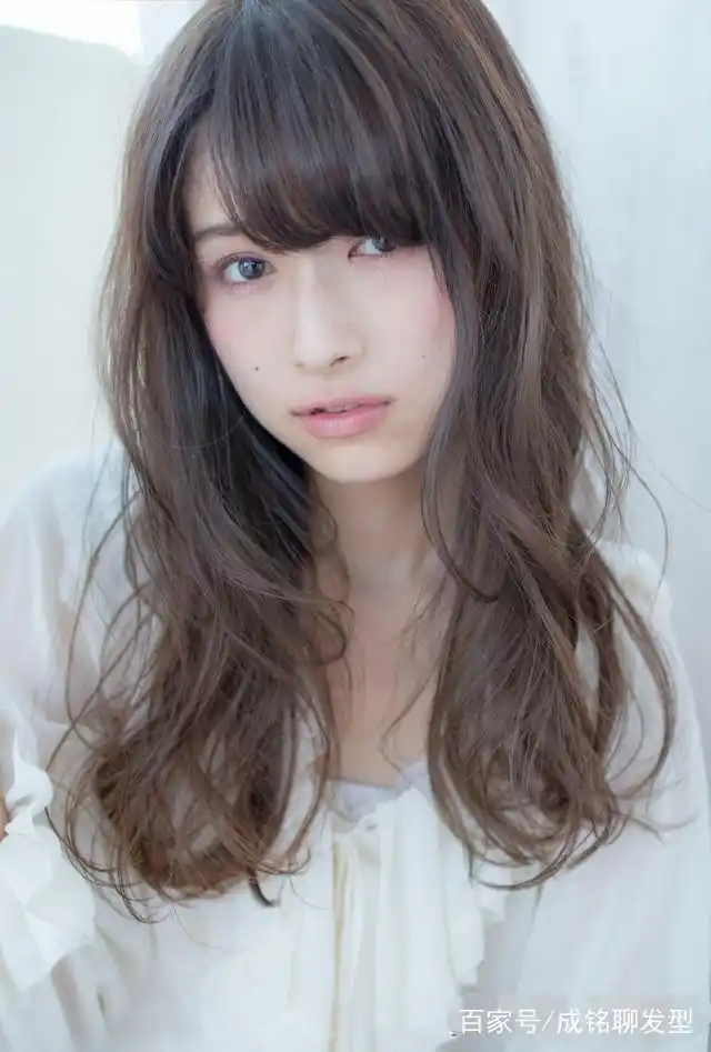 薄刘海适合什么脸型_大长脸齐斜刘海_轻薄透气刘海修饰脸型