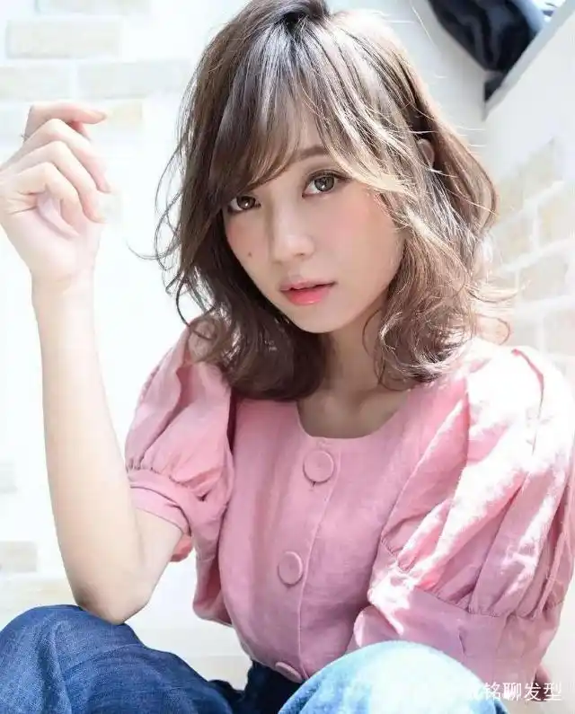 薄刘海适合什么脸型_轻薄透气刘海修饰脸型_大长脸齐斜刘海