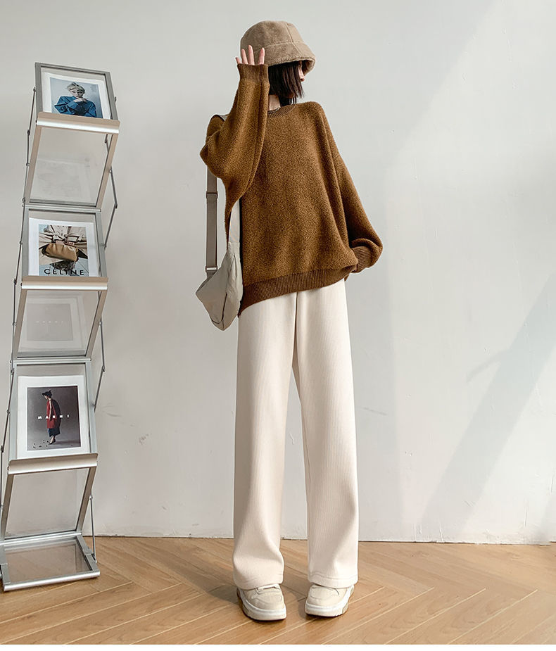 低调质感配色_内敛女性服装搭配_46岁女人穿衣服