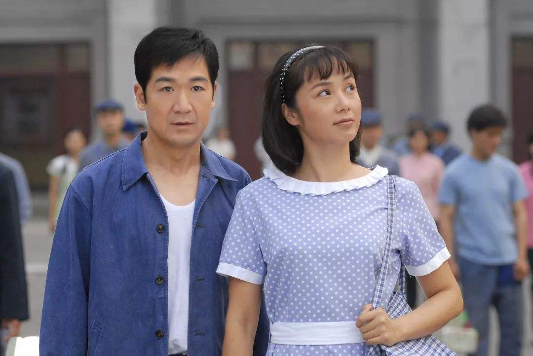 张国立老婆罗秀春_演员张国立前妻_张国立与邓婕婚姻故事