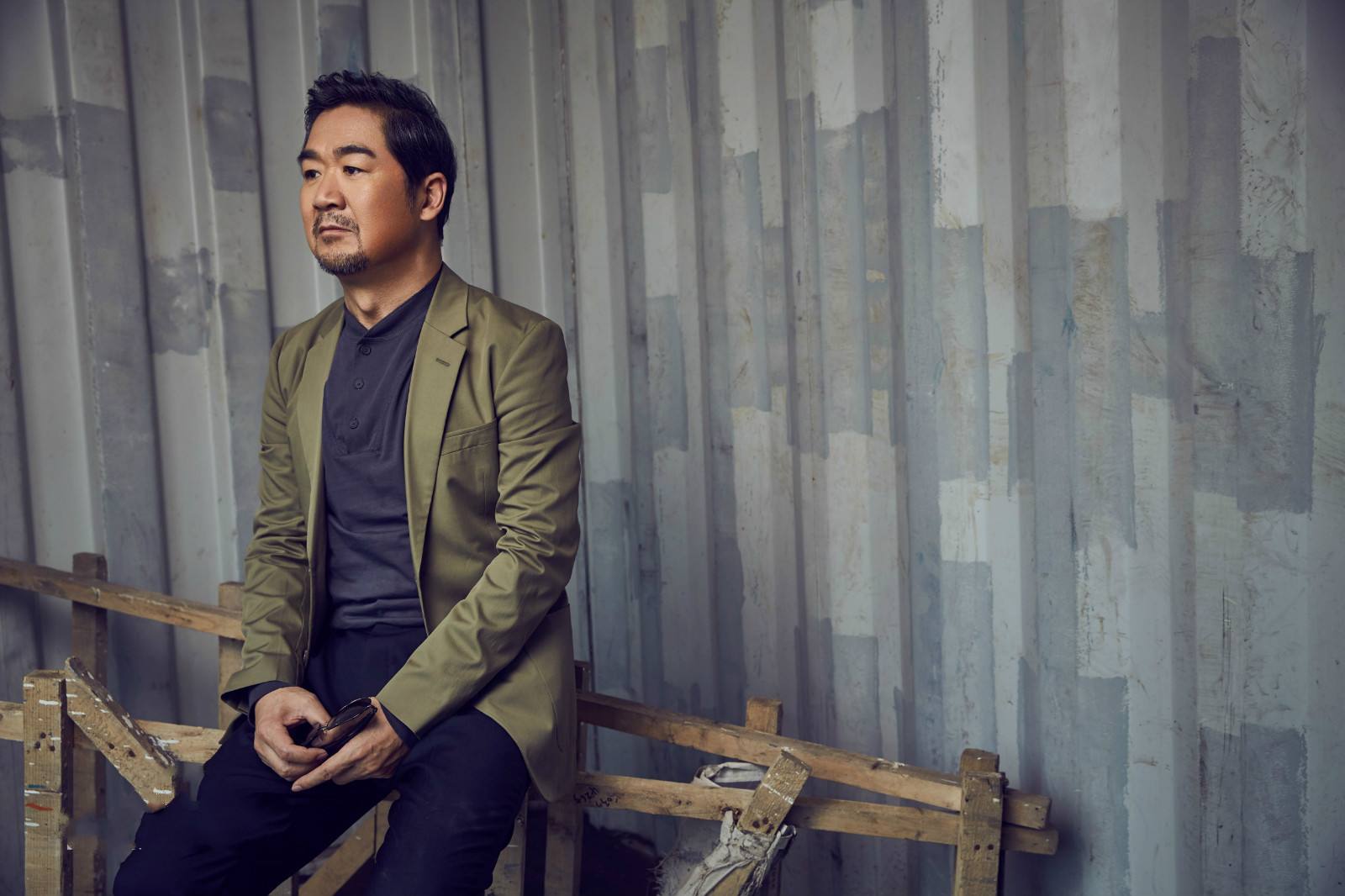 张国立老婆罗秀春_张国立与邓婕婚姻故事_演员张国立前妻