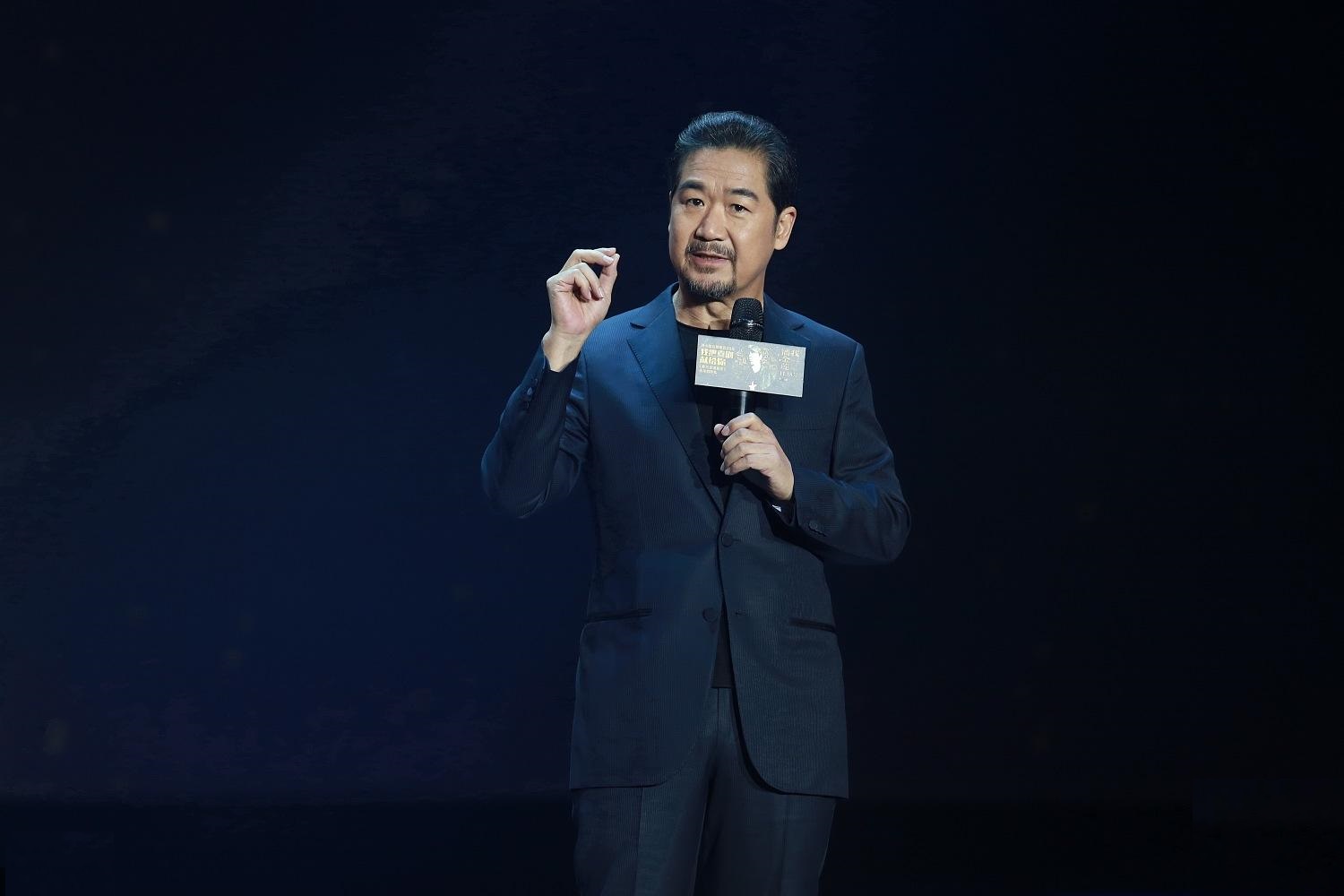 演员张国立前妻_张国立老婆罗秀春_张国立与邓婕婚姻故事