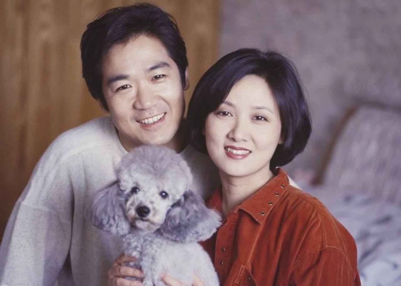 演员张国立前妻_张国立与邓婕婚姻故事_张国立老婆罗秀春