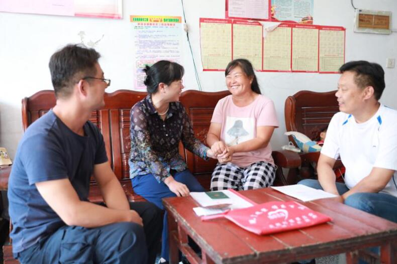 安徽濉溪县：扶贫路上洒下一片真情