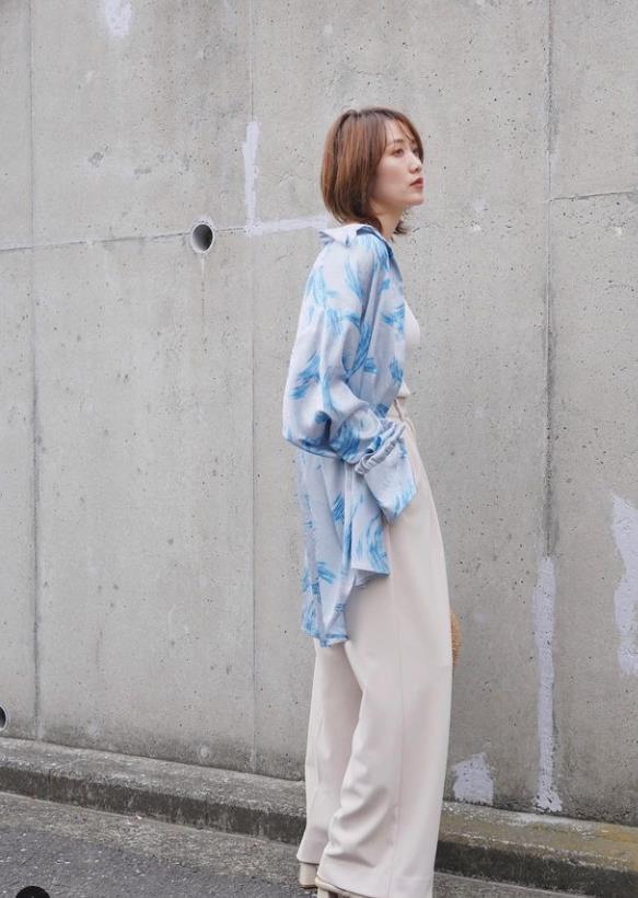 46岁女人穿衣服_自然减龄造型_40岁以上女性穿搭