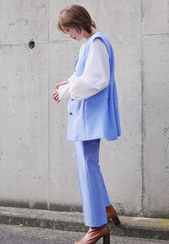 40岁以上女性穿搭_46岁女人穿衣服_自然减龄造型