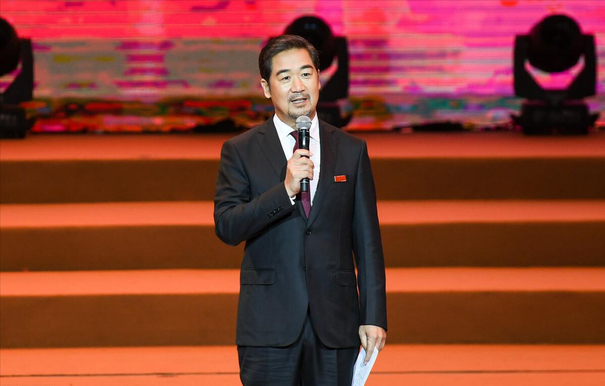 张国立 演艺生涯_张国立 早年经历_演员张国立前妻