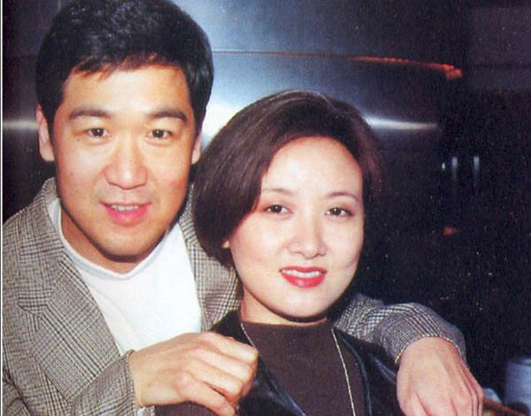 演员张国立前妻_张国立与邓婕婚姻经历_张国立前妻罗秀春