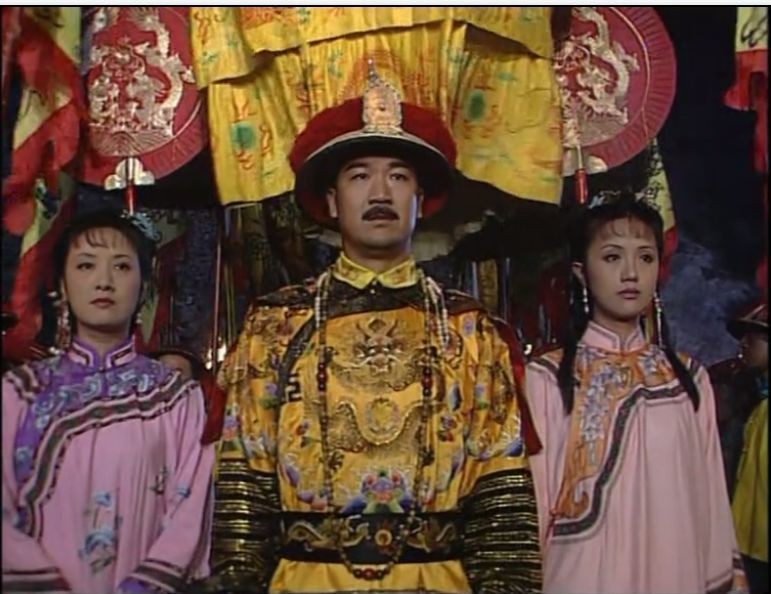 张国立前妻罗秀春_演员张国立前妻_张国立与邓婕婚姻经历