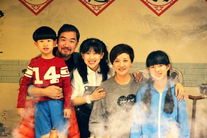 演员张国立前妻_张国立与邓婕婚姻真相_张国立前妻罗秀春现状