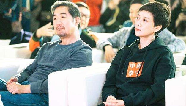 张国立前妻罗秀春现状_演员张国立前妻_张国立与邓婕婚姻真相