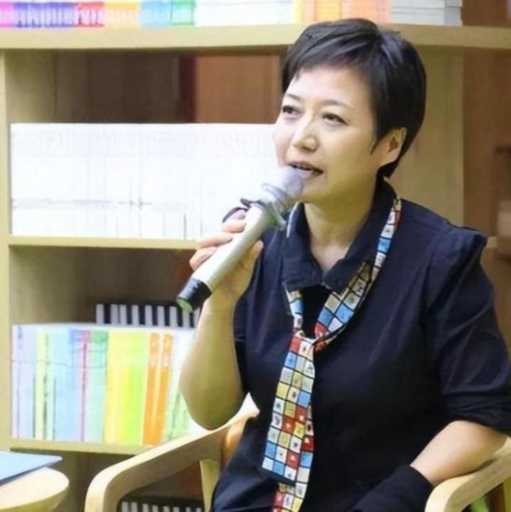 贺红梅消失荧幕原因_央视主持人贺红梅_央视cctv13 女主持人