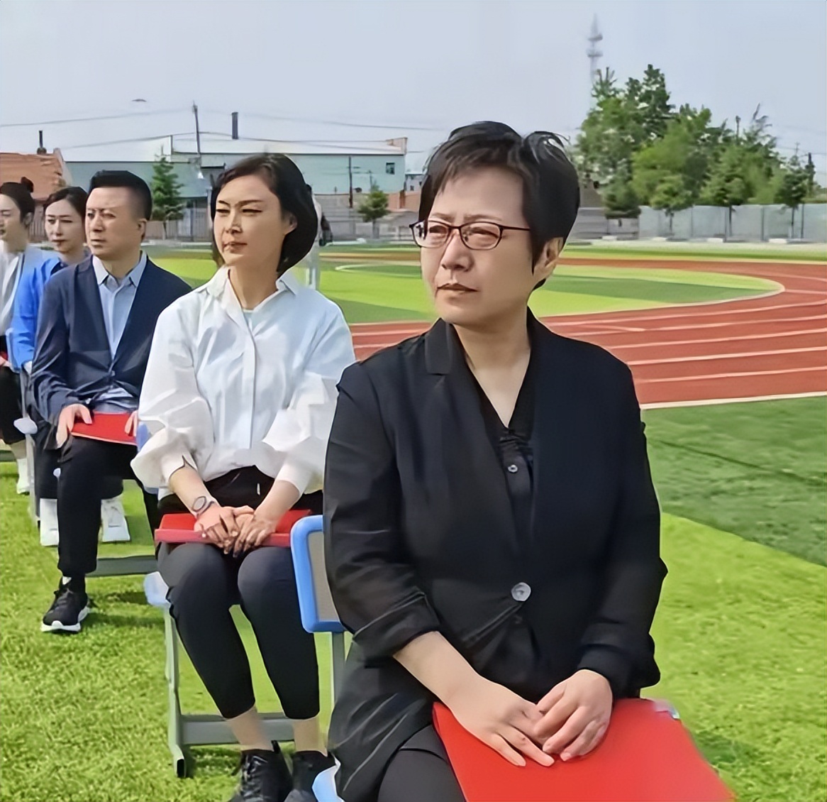 央视cctv13 女主持人_贺红梅消失荧幕原因_央视主持人贺红梅