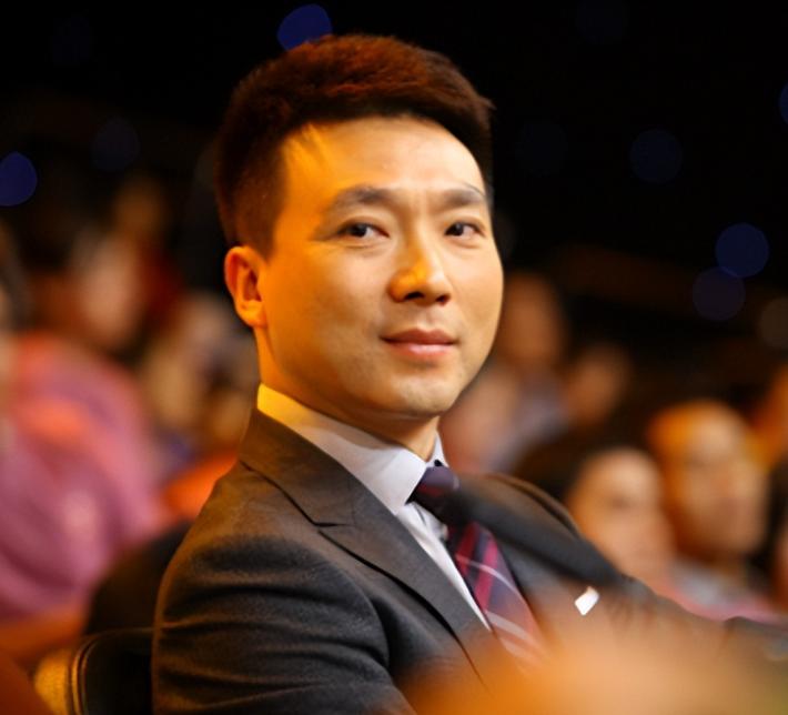 央视cctv13 女主持人_央视主持人贺红梅_贺红梅消失荧幕原因