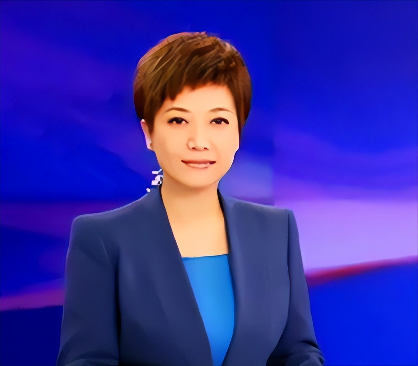 央视主持人贺红梅_贺红梅消失荧幕原因_央视cctv13 女主持人