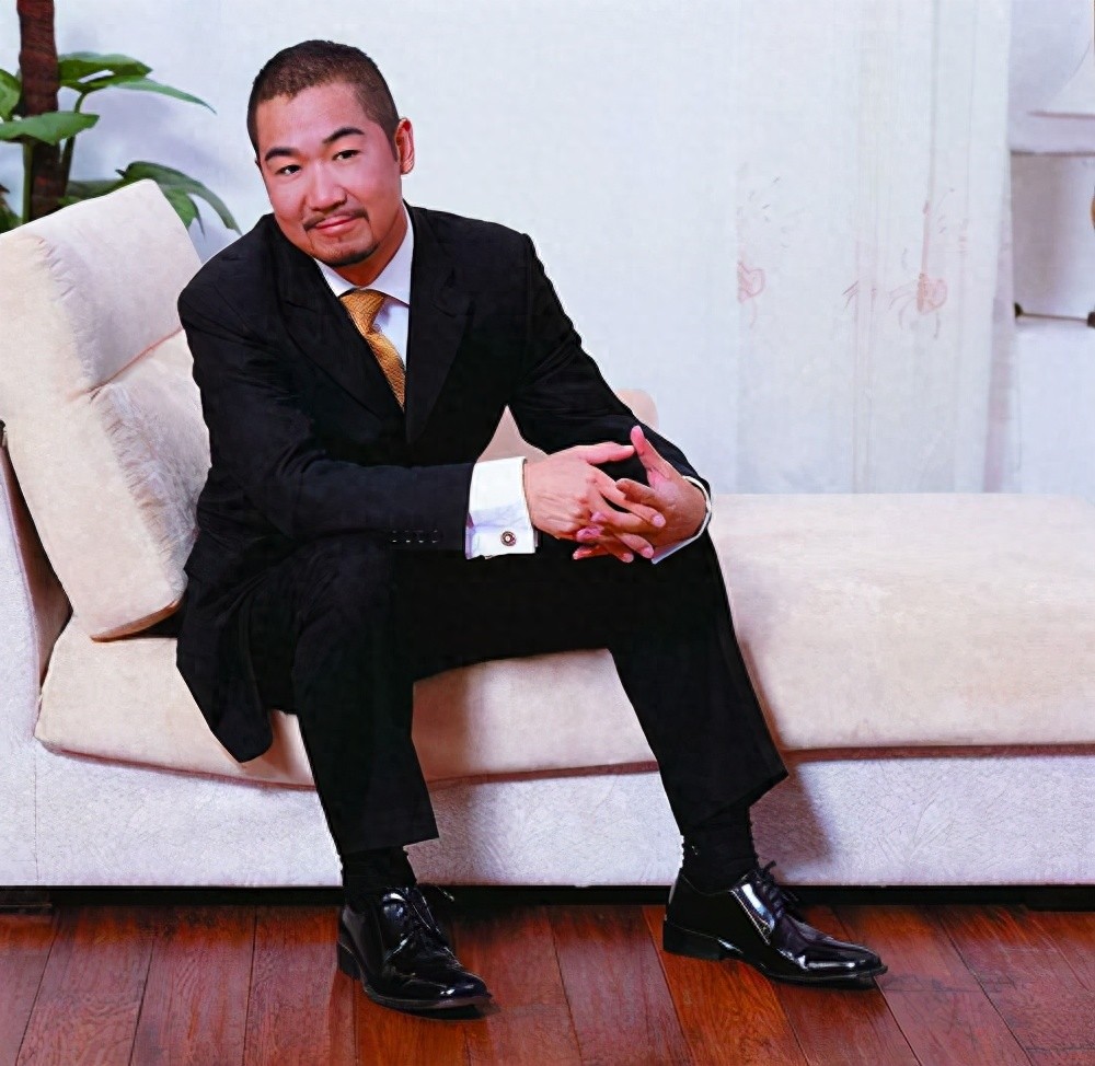 著名演员张国立：与前妻离婚32年，丈夫的责任跟义务不能丢