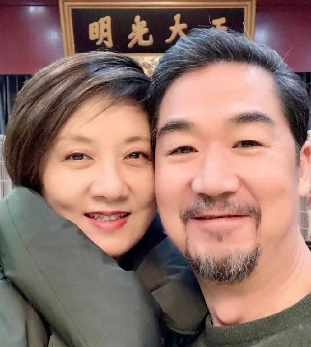 演员张国立前妻_张国立与罗秀春离婚后关系_张国立与前妻罗秀春的亲情