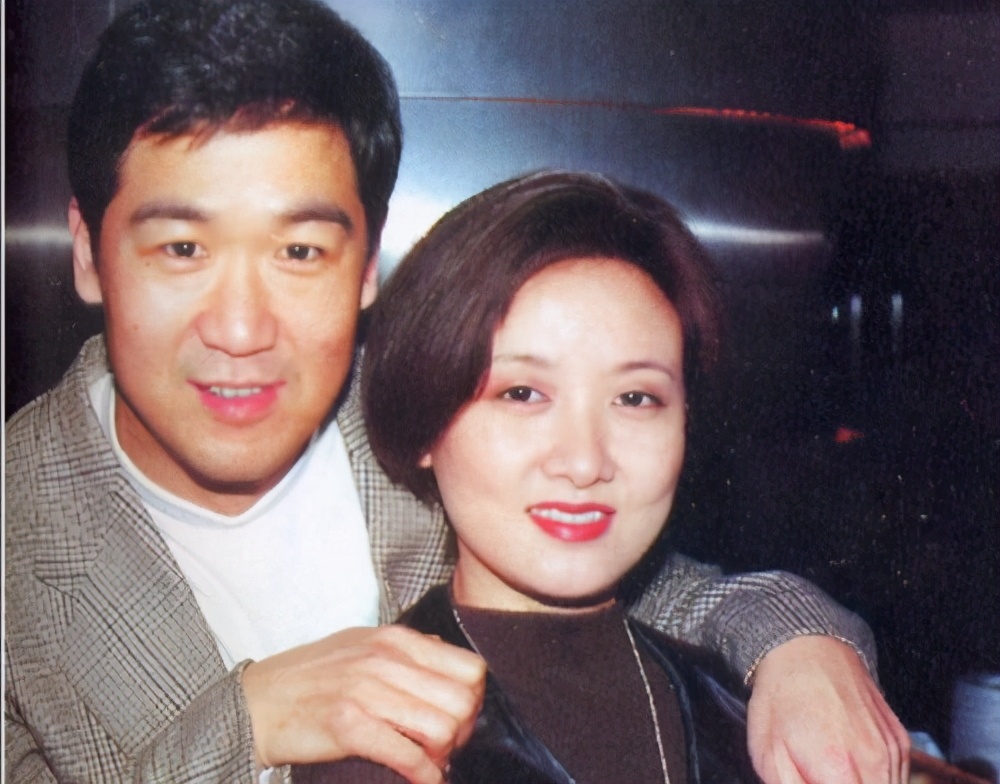 演员张国立前妻_张国立与罗秀春离婚后关系_张国立与前妻罗秀春的亲情