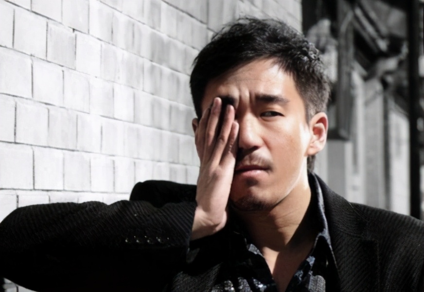 张国立与前妻罗秀春的亲情_张国立与罗秀春离婚后关系_演员张国立前妻