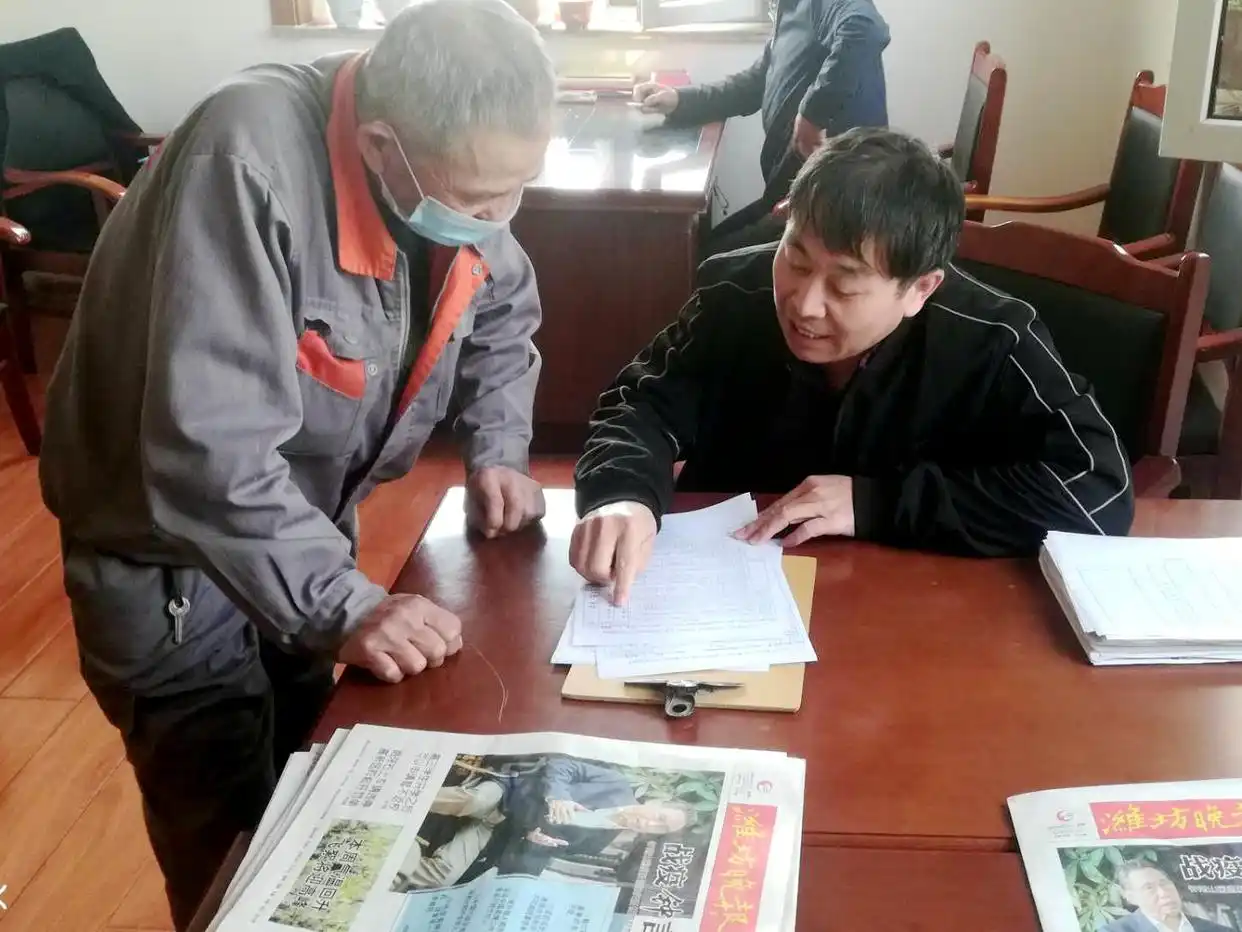 乡镇精准扶贫新闻稿件_身残志坚扶贫专干 范文海 贫困户帮扶工作