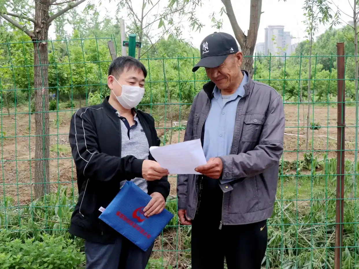 身残志坚扶贫专干 范文海 贫困户帮扶工作_乡镇精准扶贫新闻稿件