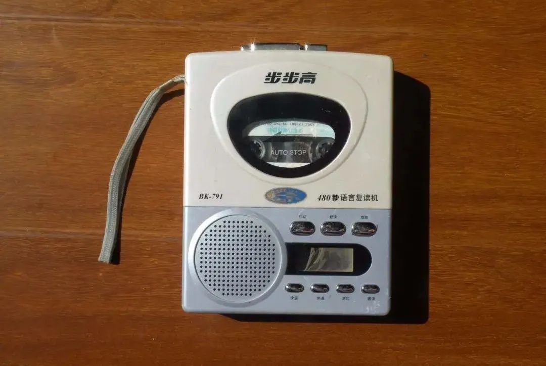 小霸王学习机历史_中国教育硬件发展史_读书郎点读机下载助手