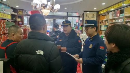 西宁消防“走街串巷”检查“九小场所”消防安全隐患