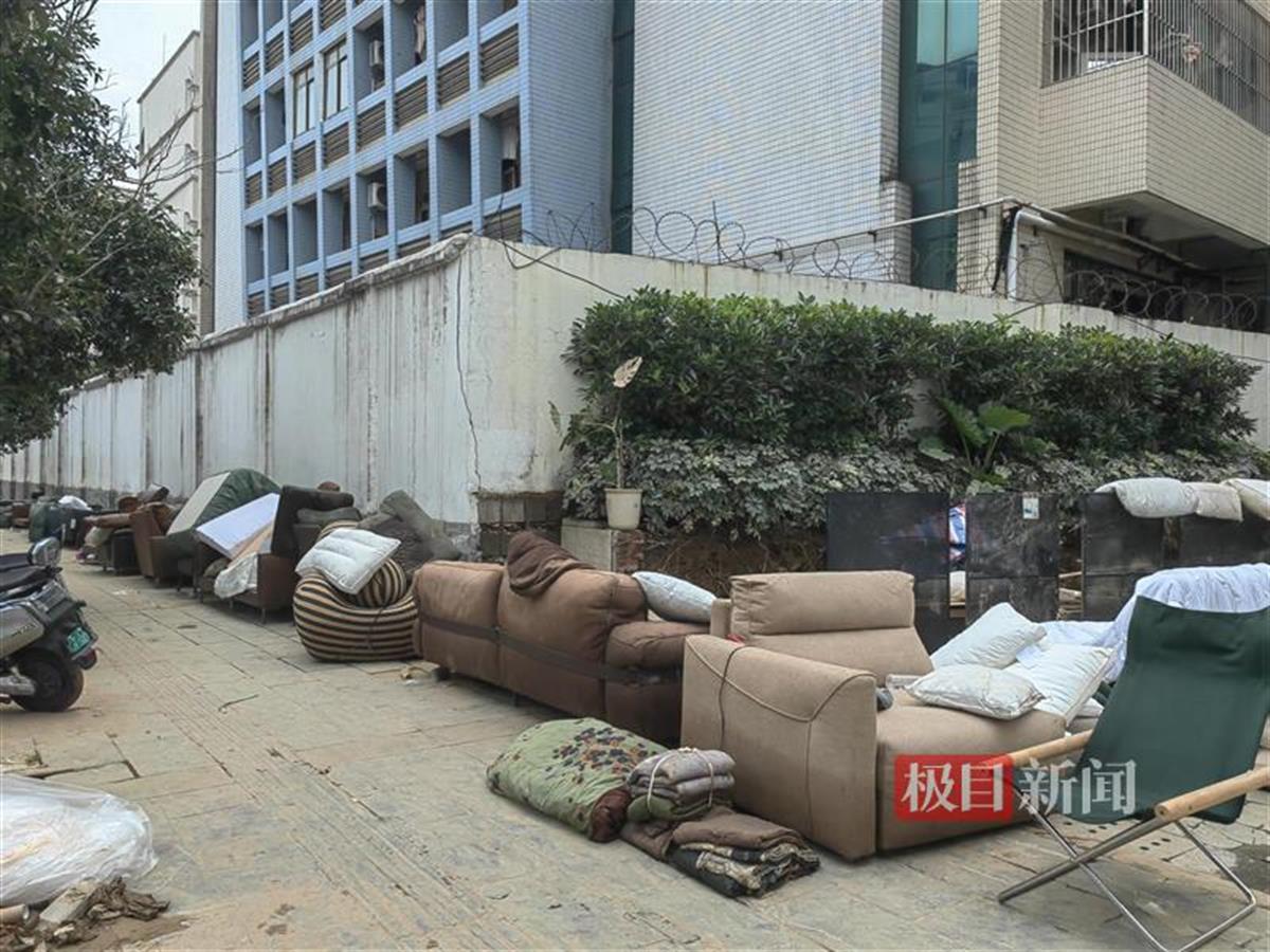 唐女士家居店洪水损失_广西遇洪涝天气 有商铺积水到2楼_桂林洪水后家居店淘货