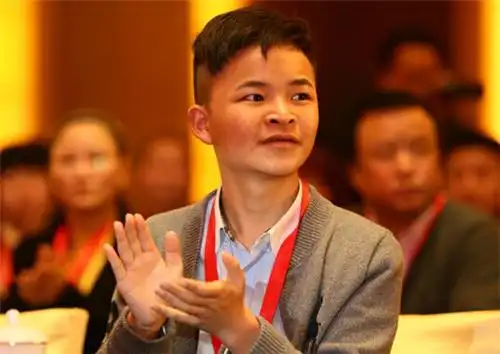 汶川地震小英雄 林浩 公益人生_地震小英雄林浩自毁