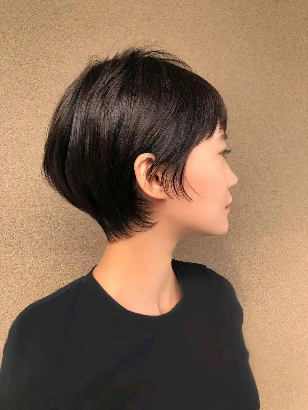 流行女发发型推荐_今年最流行女士发型_短发烫发设计