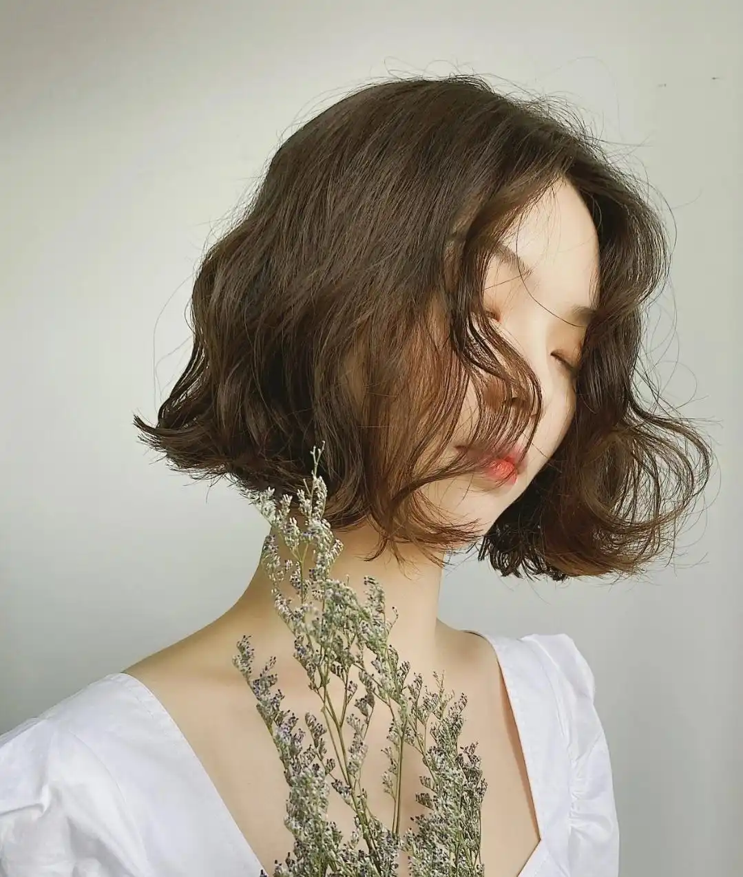 今年最流行女士发型_春季流行女发24款_洋气瘦脸时尚发型推荐