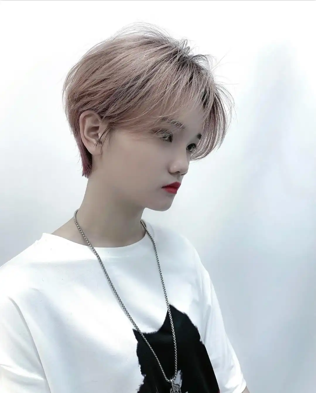 今年最流行女士发型_时尚女人发型_显白减龄女神发型