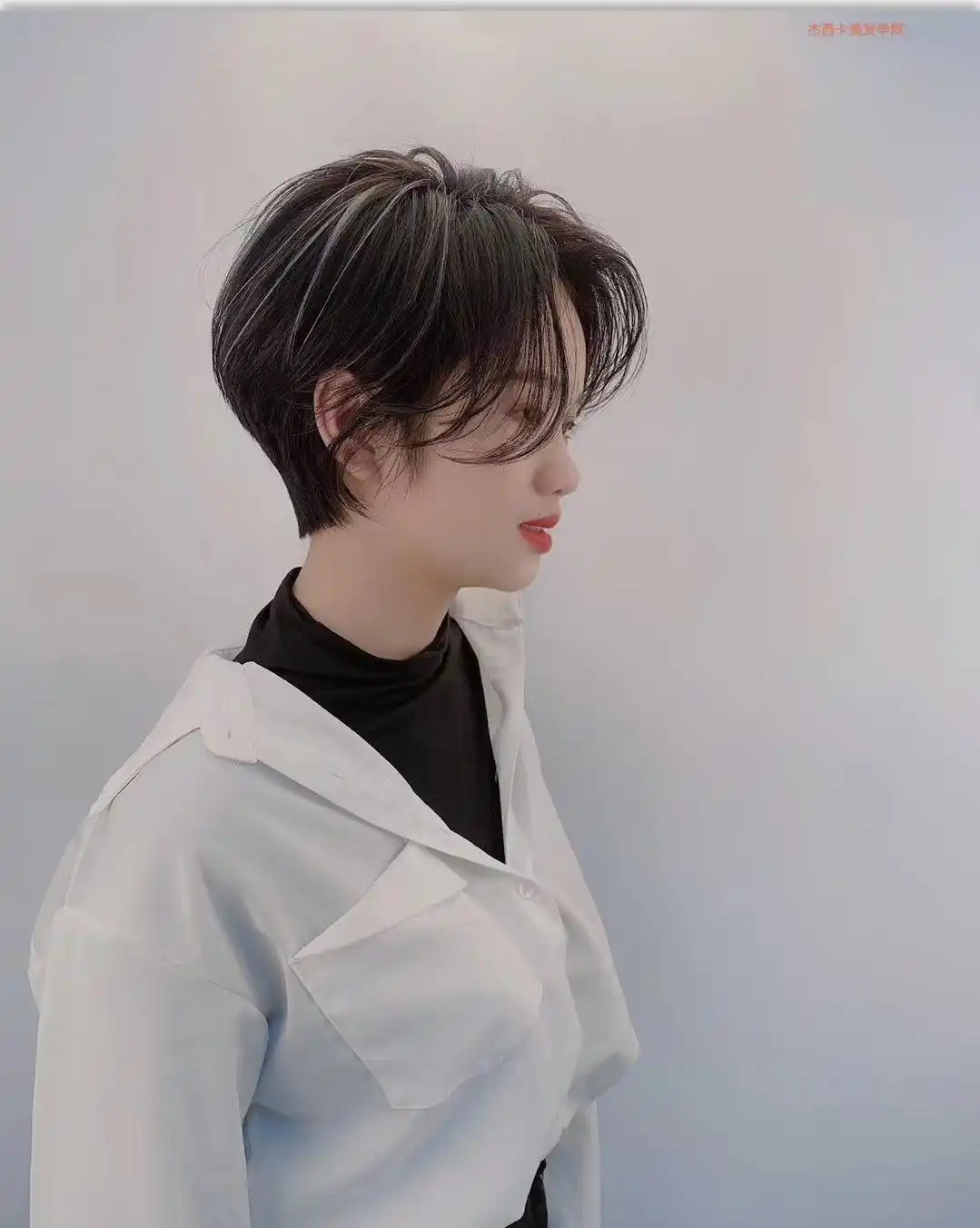 时尚女人发型_显白减龄女神发型_今年最流行女士发型