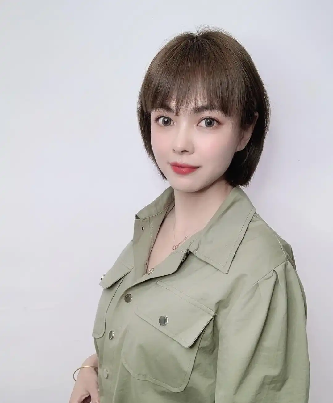 时尚女人发型_显白减龄女神发型_今年最流行女士发型