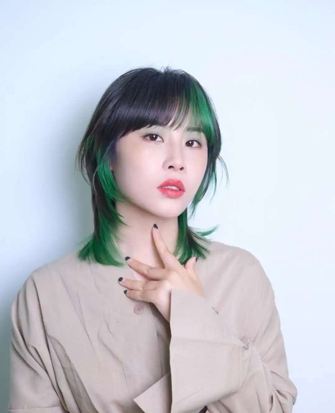 时尚女人发型_显白减龄女神发型_今年最流行女士发型