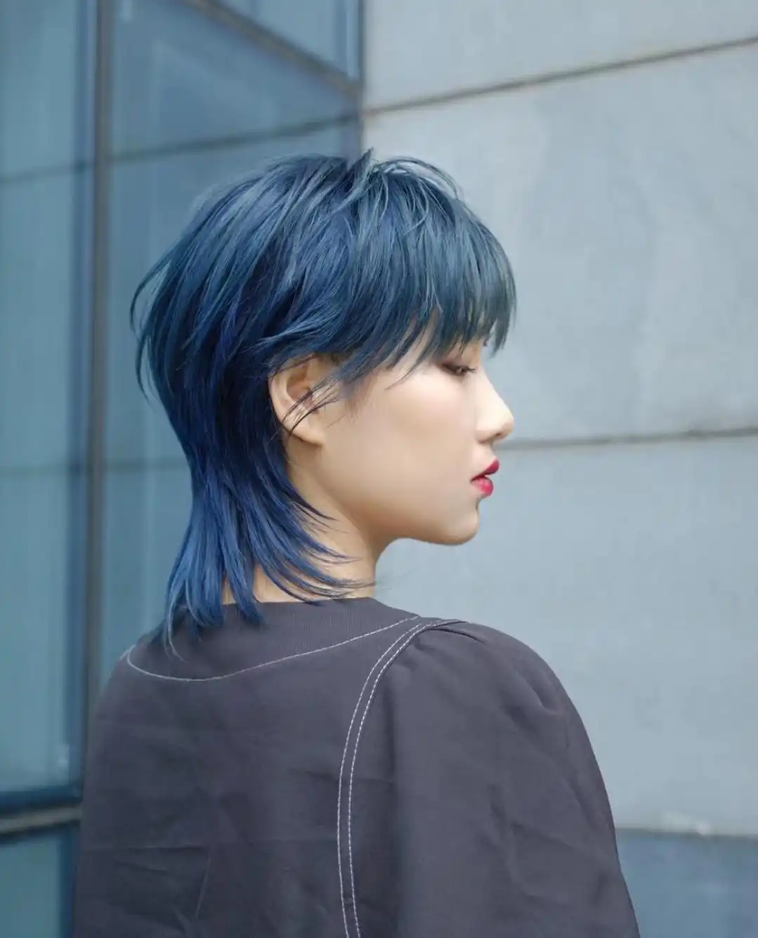 今年最流行女士发型_显白减龄女神发型_时尚女人发型