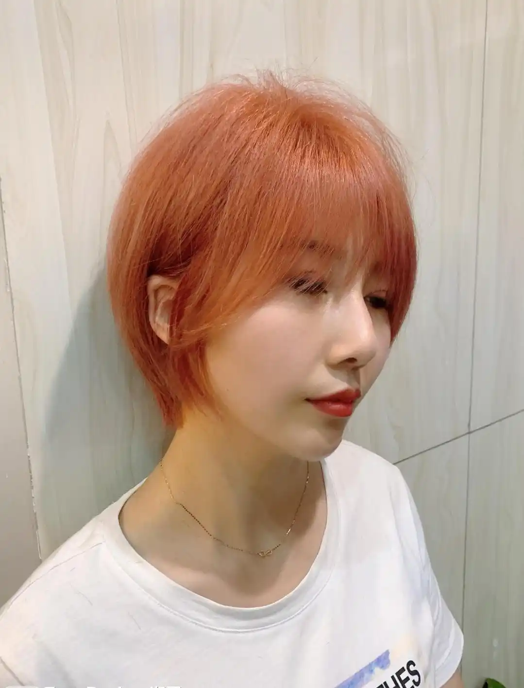 显白减龄女神发型_今年最流行女士发型_时尚女人发型