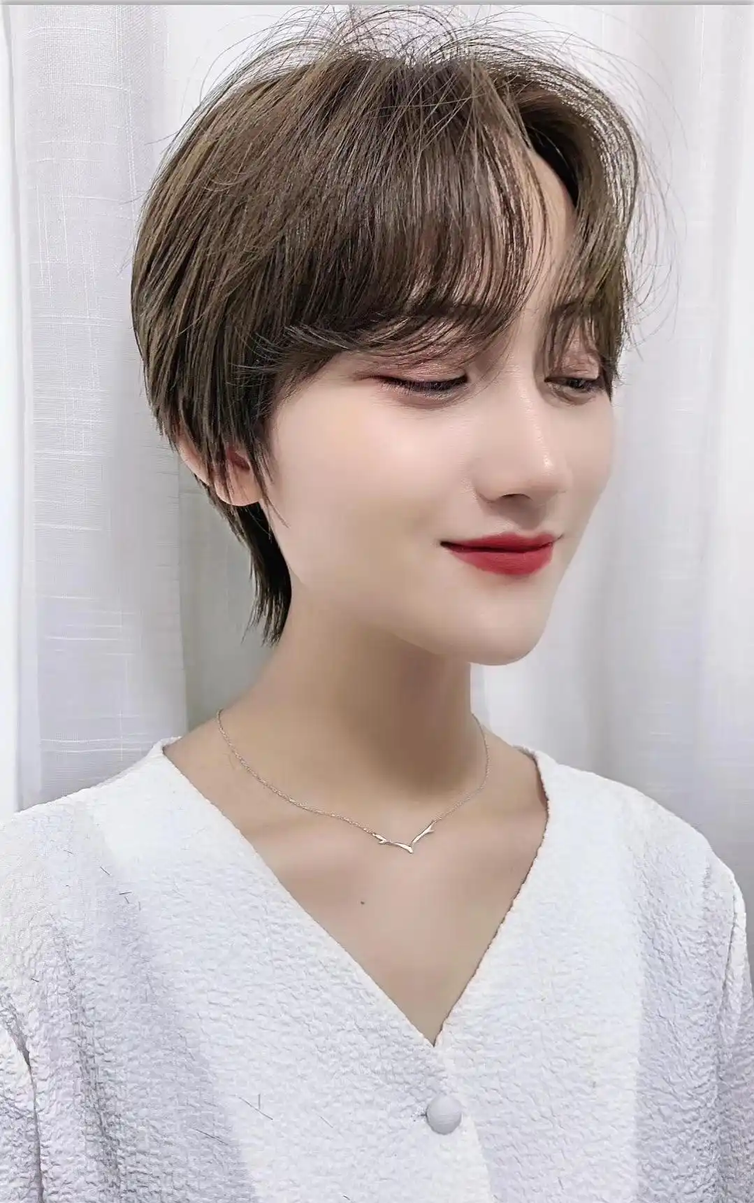 今年最流行女士发型_显白减龄女神发型_时尚女人发型