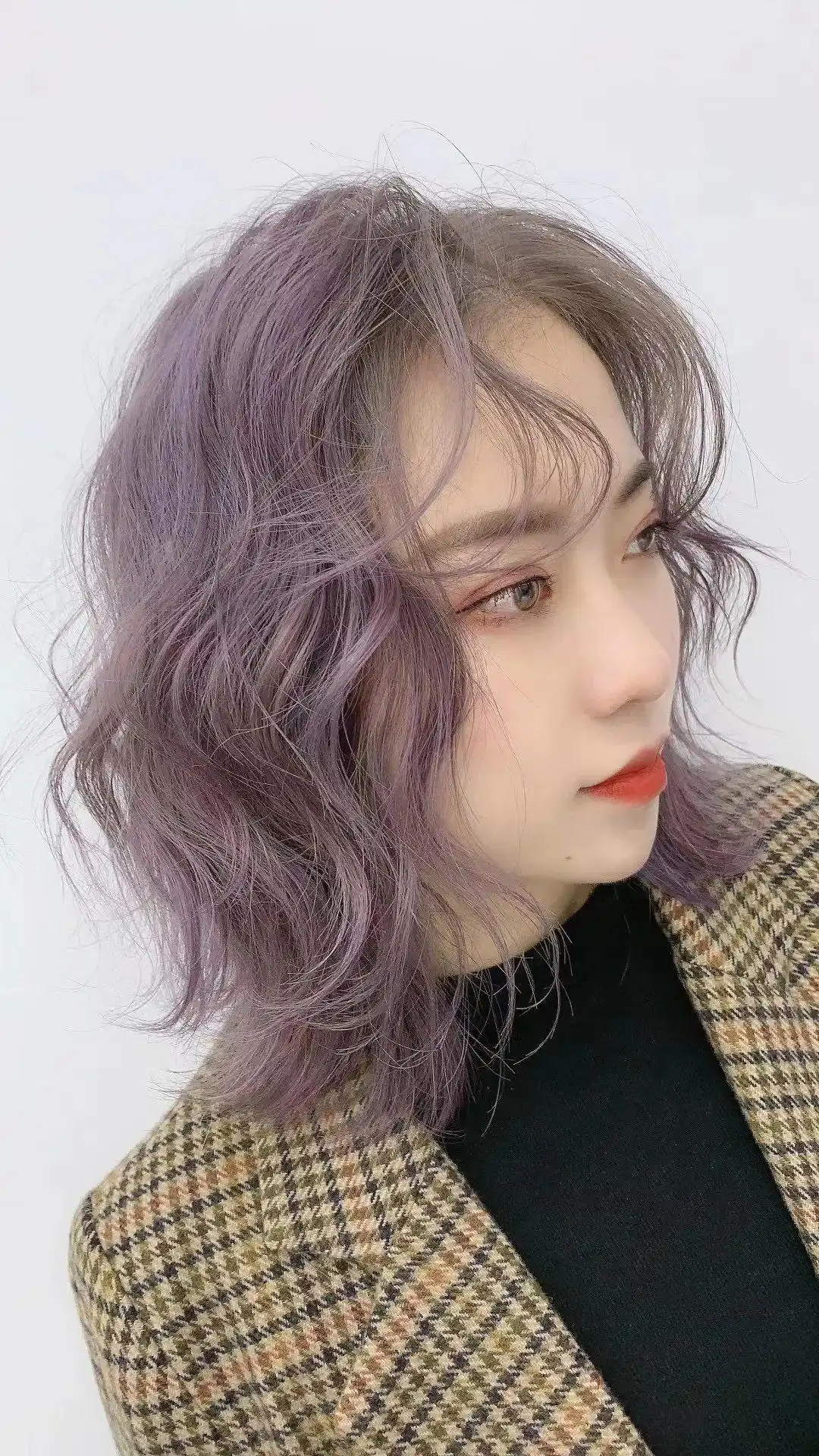 女士流行发型_今年最流行女士发型_超短露耳发